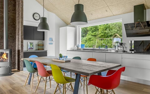 Anabel - 800M from the Sea: Mueble, Diseño De Interiores, Piso, Madera, Suelo, Silla, Cocina Y Comedor Mesa, Comedor, Cocina, Techo
