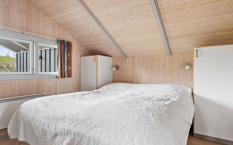 Algeth - 2.5Km from the Sea: Madera, Habitación, Techo, Suelo, Cama, Diseño De Interiores, Casa, Piso, Sábana, Habitación