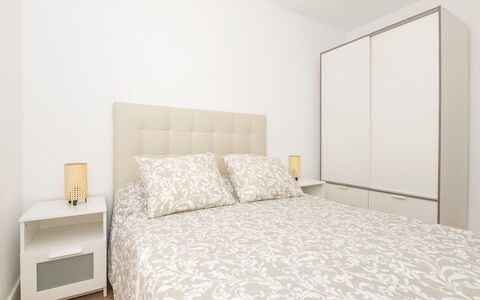 Buleria: Mueble, Cama, Habitación, Diseño De Interiores, Lecho, Pared, Sábana, Madera, Linos, Suelo