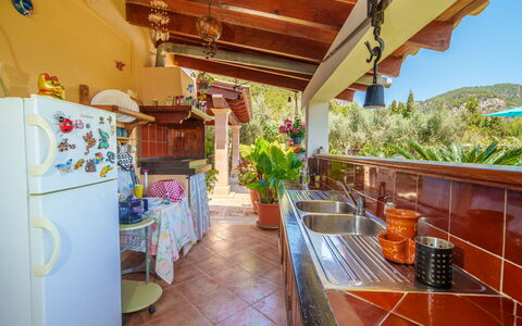Cas Pobler: Planta De Casa, Maceta, Recurso, Manchas De Madera, Silla, Sombra, Eco Hotel, Hacienda, Patio Interior, Balcón