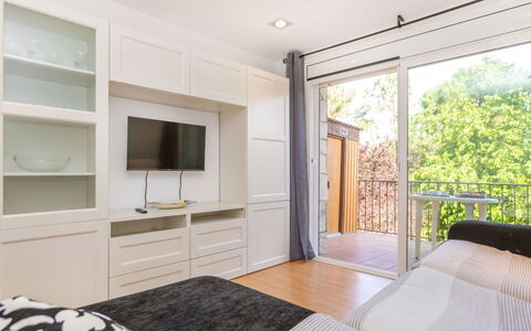 Sant Eloi: Mueble, Diseño De Interiores, Piso, Madera, Suelo, Habitación, Cama, Techo, Habitación, Casa