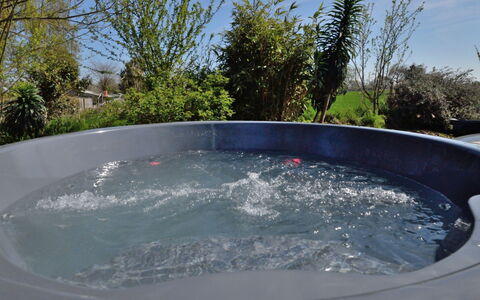 Les Cerisiers: Material Compuesto, Arreglo De Tubería, Jacuzzi, Bañera, Maceta, Piscina, Fuente De Agua, Planta De Casa