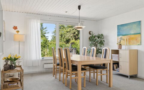 Velena - 150M from the Sea: Mueble, Diseño De Interiores, Piso, Madera, Suelo, Mesa, Techo, Comedor, Silla, Cocina Y Comedor Mesa