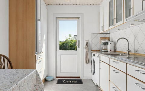Velena - 150M from the Sea: Piso, Madera, Cocina, Diseño De Interiores, Suelo, Aparato De Cocina, Mostrador, Electrodoméstico, Casa, Gabinetes