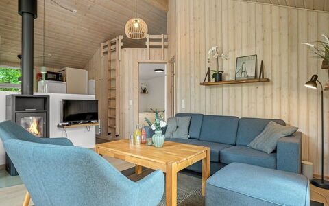 Eikka - from the Sea: Piso, Diseño De Interiores, Madera, Mueble, Suelo, Techo, Habitación, Sala, Sofá, Suelos De Madera