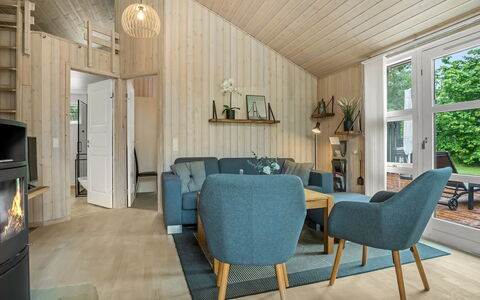 Eikka - from the Sea: Diseño De Interiores, Piso, Mueble, Madera, Suelo, Techo, Habitación, Sala, Suelos De Madera, Casa