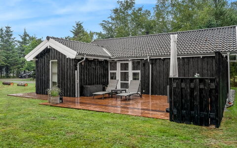 Eikka - from the Sea: Madera, Techo, Cabaña, Casa, Casa, Vía Muerta, Patio Interior, Puerta, Edificios Del Jardín, Porche