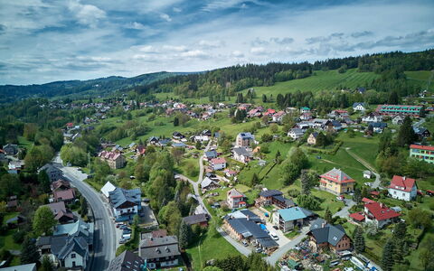 Rokytnice Nad Jizerou 2: Árbol, Barrio Residencial, Paisaje, Casa, Vista Panorámica, Suburbio, Área Rural, Asentamientos Humanos, El Terreno Del Lote, Pueblo
