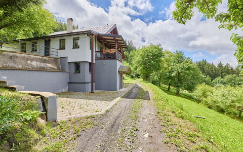 Rokytnice Nad Jizerou 81: Casa, Casa, Techo, Cabaña, Área Rural, Inmuebles, Pendiente, Casa De Campo, Jardín, Yarda