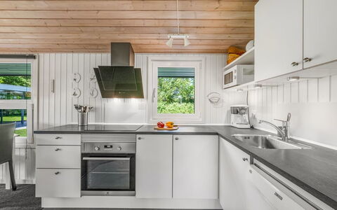 Wigman - 450M to the Fjord: Cocina, Aparato De Cocina, Electrodoméstico, Mostrador, Madera, Diseño De Interiores, Piso, Fregadero, Techo, Electrodoméstico