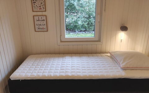 Wigman - 450M to the Fjord: Madera, Suelo, Cama, Habitación, Piso, Linos, Mueble, Lecho, Marco De La Cama, Sábana