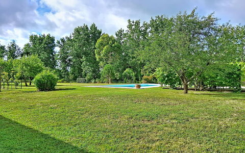 Mouleron: Balcón, Villa