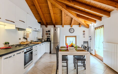 Nido nel Vicolo: Balcón, Villa