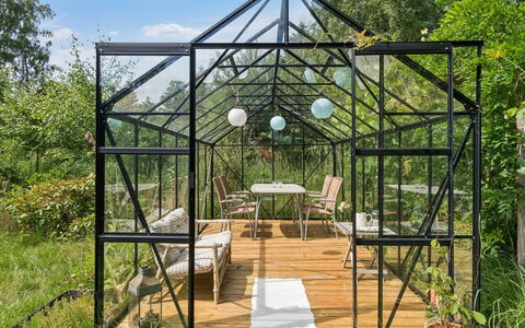 Nis - 1.4Km from the Sea: Jardín, Diseño, Estructura Al Aire Libre