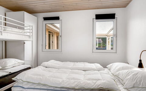 Melisande - from the Sea: Madera, Diseño De Interiores, Habitación, Suelo, Mueble, Cama, Techo, Habitación, Lecho, Sábana
