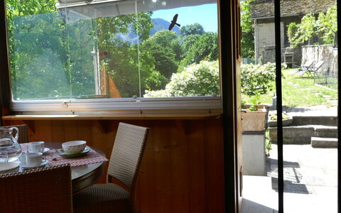 Sara: Ventana, Fachada, Vía Muerta, Cabaña, Ventana De Guillotina, Pintar, Alerce