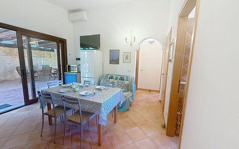 Villa del Mare: Diseño De Interiores, Piso, Suelo, Techo, Departamento, Sombra, Silla, Lámpara, Lámpara, Planta De Casa