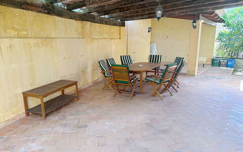 Villa del Mare: Diseño De Interiores, Piso, Suelo, Techo, Departamento, Sombra, Silla, Lámpara, Lámpara, Planta De Casa