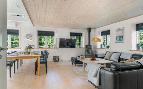 Stanko - 300M from the Sea: Madera, Piso, Techo, Diseño De Interiores, Suelos De Madera, Casa, Suelo, Mueble, Madera Dura, Sala