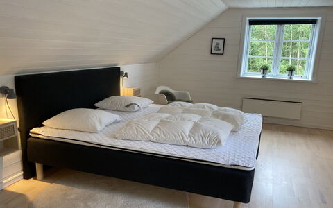 Stanko - 300M from the Sea: Habitación, Cama, Lecho, Sábana, Marco De La Cama, Suelo, Piso, Mueble, Linos, Suelos De Madera