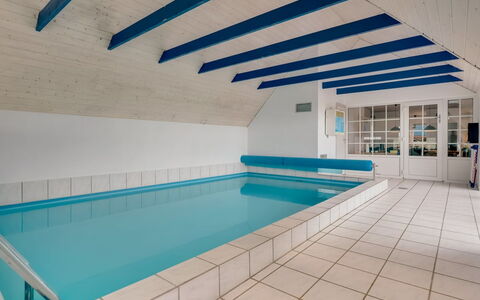 Hildegard - 50M from the Sea: Piso, Suelo, Diseño De Interiores, Piscina, Techo, Recurso, Diseño, Hotel, La Luz Del Día, Eco Hotel