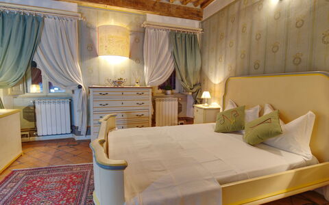 I Tre Camini: Mueble, Diseño De Interiores, Cama, Habitación, Piso, Madera, Suelo, Habitación, Sábana, Lecho