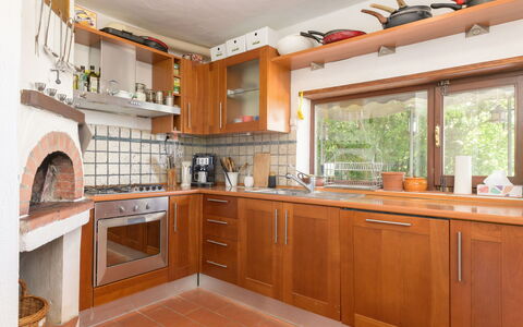 Cuculo: Cocina, Aparato De Cocina, Mostrador, Mueble, Gabinetes, Electrodoméstico, Diseño De Interiores, Piso, Madera, Techo
