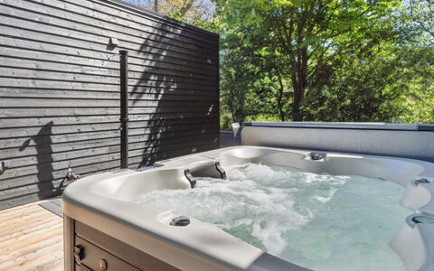 Eliene - 500M from the Sea: Bañera, Arreglo De Tubería, Jacuzzi, Planta De Casa, Baño