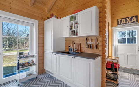 Taija - 200M to the Fjord: Madera, Cocina, Piso, Diseño De Interiores, Electrodoméstico, Aparato De Cocina, Suelo, Mueble, Habitación, Gabinetes