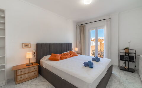 Magrana Pool House: Mueble, Madera, Diseño De Interiores, Suelo, Piso, Habitación, Habitación, Departamento, Casa, Cama