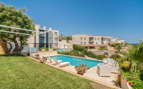 Magrana Pool House: Barrio Residencial, Departamento, Diseño Urbano, Piscina, Inmuebles, Recurso, Condominio, Suburbio, Villa, Ciudad De Vacaciones