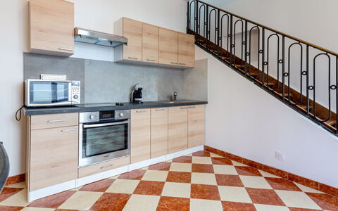 Villerville: Piso, Suelo, Madera, Diseño De Interiores, Cocina, Mueble, Suelos De Madera, Habitación, Manchas De Madera, Gabinetes