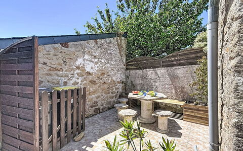 Maison Nid de la Ria: Pared, Material Compuesto, Maceta, Losa, Mueble Para Exteriores, Hormigón, Pared De Piedra, Patio Interior, Jardín, Yarda