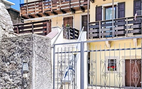 Edera: Puerta, Departamento, Balcón, Diseño Urbano, Hormigón, Escalera, Pretil, Hotel