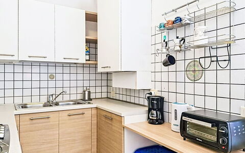 Edera: Cocina, Aparato De Cocina, Diseño De Interiores, Electrodoméstico, Piso, Mostrador, Suelo, Gabinetes, Habitación, Mueble
