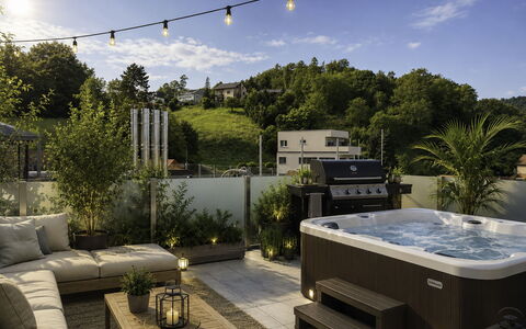 Goldener Turm: Mueble, Maceta, Bañera, Mueble Para Exteriores, Silla, Recurso, Planta De Casa, Eco Hotel, Piscina