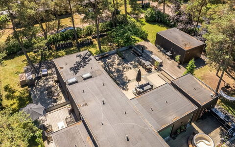 Dagny - 300M from the Sea: Árbol, Paisaje, Barrio Residencial, El Terreno Del Lote, Inmuebles, Vista Panorámica, Paisajismo, Diseño, Suburbio, Fotografía Aérea