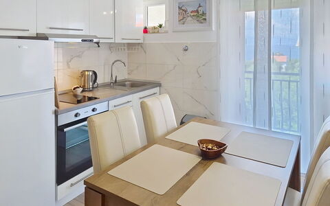 Emma: Mueble, Diseño De Interiores, Piso, Suelo, Madera, Habitación, Mesa, Aparato De Cocina, Cocina, Cocina Y Comedor Mesa