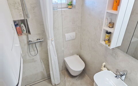 Emma: Arreglo De Tubería, Baño, Piso, Suelo, Diseño De Interiores, Baño, Plomería, Lavabo, Lavabo Del Baño, Grifo
