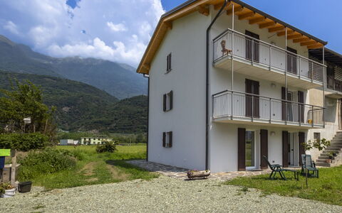 Isola Verde Garden Home: Arquitectura, Colina, Casa, Casa, El Terreno Del Lote, Asentamientos Humanos, Área Rural, Cabaña, Cordillera, Balcón