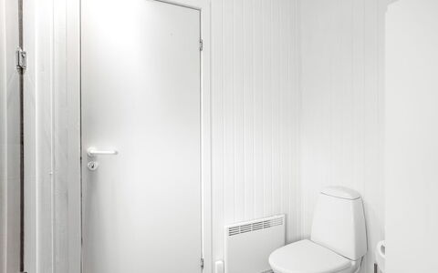 Glennie - 500M from the Sea: Pared, Piso, Madera, Suelo, Arreglo De Tubería, Habitación, Baño, Plomería, Techo, Baño