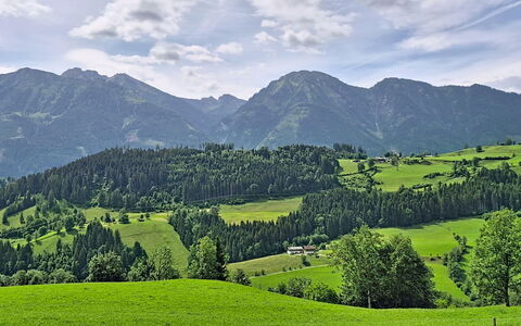 Hoamat Stadlfeld: Cielo, Accidentes Geográficos Montañosas, Montaña, Nube, Verde, Colina, Árbol, Hierba, Naturaleza, Paisaje Natural
