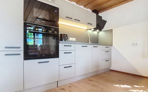 Hoamat Stadlfeld: Cocina, Aparato De Cocina, Mostrador, Piso, Diseño De Interiores, Electrodoméstico, Gabinetes, Madera, Suelo, Electrodoméstico