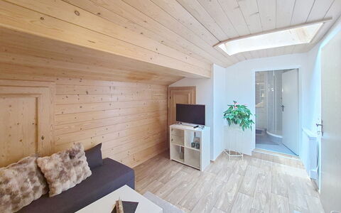 Holzegger: Madera, Piso, Suelo, Diseño De Interiores, Techo, Habitación, Casa, Suelos De Madera, Sala, Madera Dura