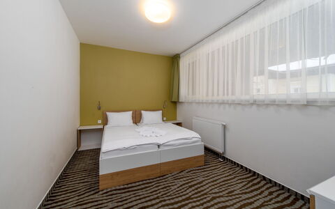 Janské Lázně 6: Pared, Piso, Suelo, Madera, Diseño De Interiores, Departamento, Habitación, Techo, Cama, Habitación