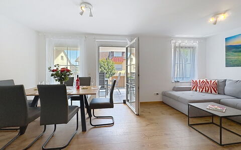 Endingen am Kaiserstuhl 100: Mueble, Diseño De Interiores, Piso, Suelo, Sofá, Madera, Mesa, Habitación, Suelos De Madera, Sala