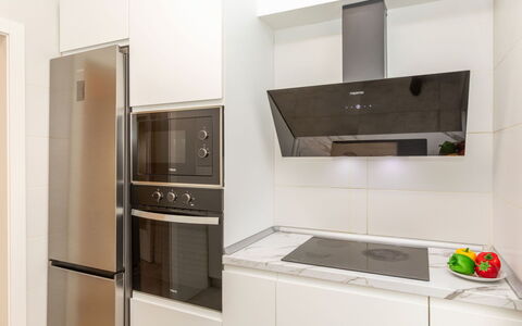 Ribera: Aparato De Cocina, Cocina, Electrodoméstico, Diseño De Interiores, Piso, Pared, Gabinetes, Mostrador, Electrodoméstico, Madera