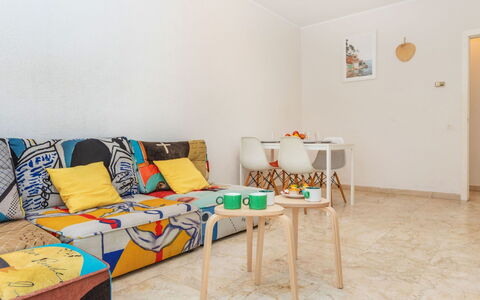 Ribera: Mueble, Diseño De Interiores, Piso, Suelo, Amarillo, Habitación, Sofá, Departamento, Sala, Casa