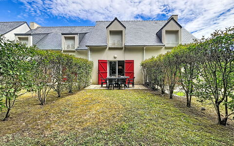 Maison Clos de Kermilienne: Recurso, Inmuebles, Hacienda, Balcón, Ciudad De Vacaciones, Piscina, Hotel, Balneario, Paisajismo