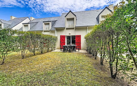 Maison Clos de Kermilienne: Recurso, Inmuebles, Hacienda, Balcón, Ciudad De Vacaciones, Piscina, Hotel, Balneario, Paisajismo